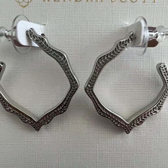 Kendra Scott Stud Earrings - Picture 4 of 5